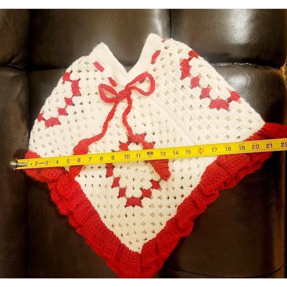 Vtg Crocheted Red White Girls Poncho Shawl Handmade Pom Poms Frill Christmas - Picture 7 of 7